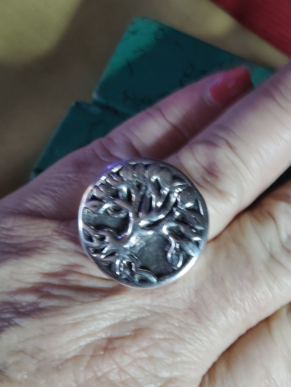 BOLD, STERLING *TREE OF LIFE RING*. NEARLY QUARTER IN  SIZE, SIZE IS 📌6 & 10